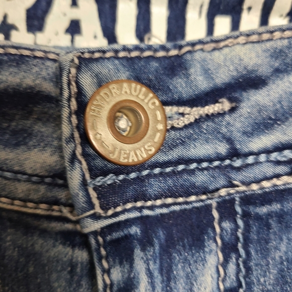 Hydraulic Crops Denim - Picture 3 of 10